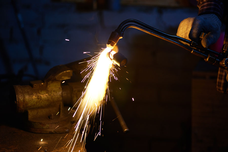 How does the oxy-acetylene welding process work?