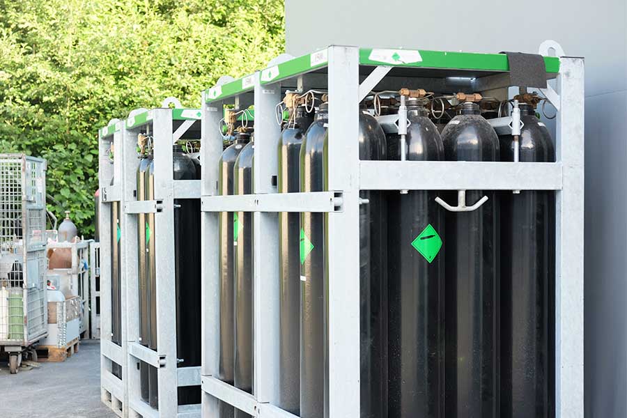 What is a gas cylinder rack and what are its key features?